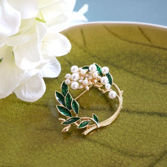 NWT flower brooch - Picture 9 of 9